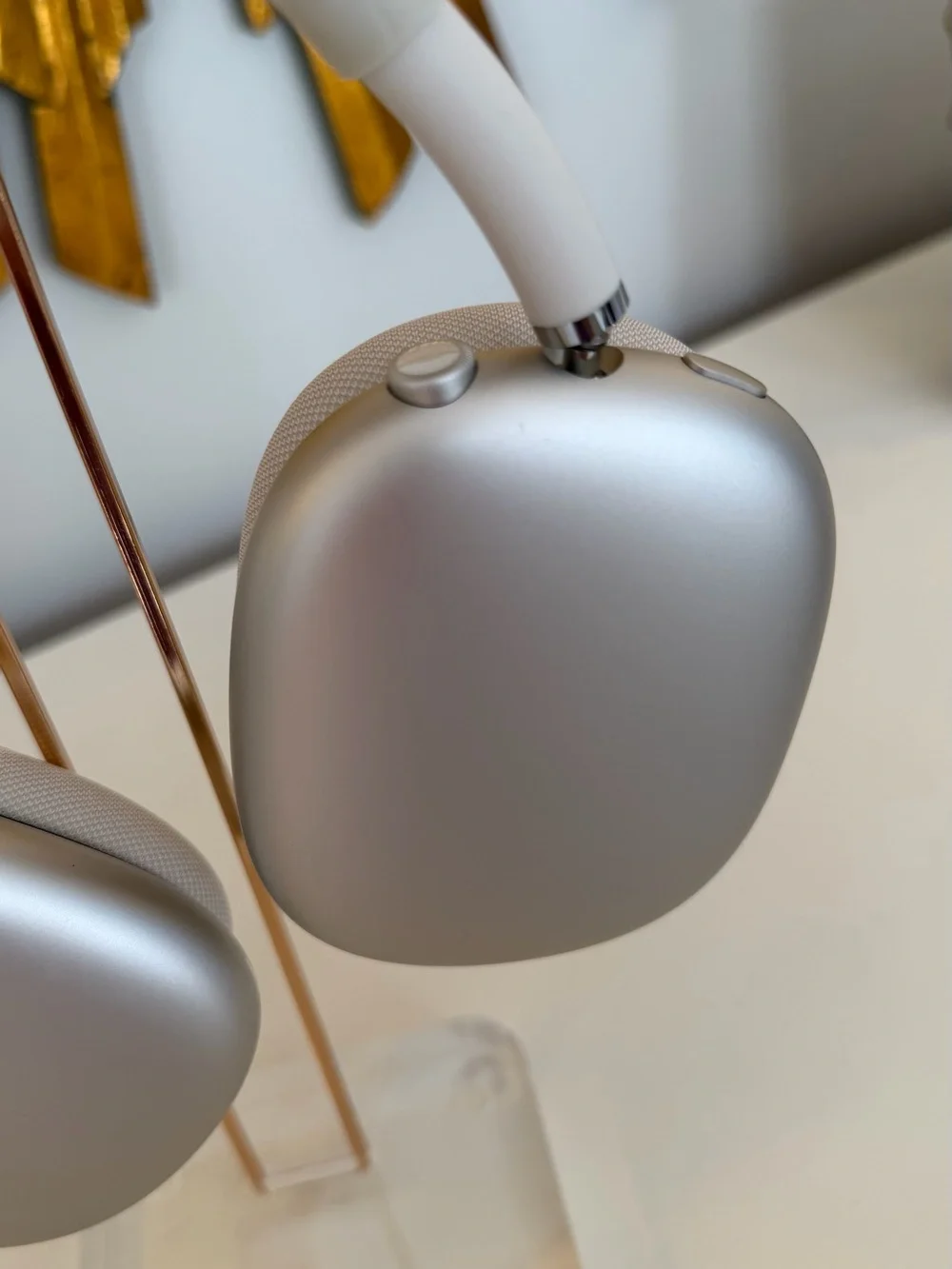 Apple AirPod Max 2 in Starlight